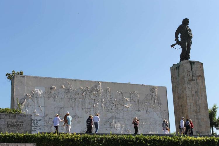 Так в наши дни выглядит мавзолей Че Гевары в Санта-Кларе