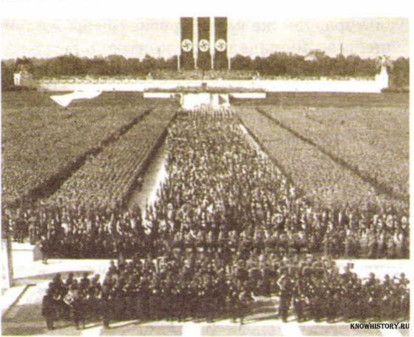 Парад на стадионе в Нюрнберге. 1936 г.