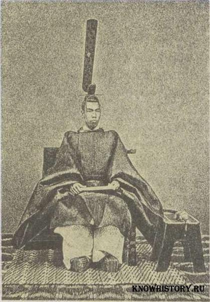 Император Мэйдзи в традиционном облачении