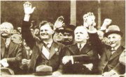 Победа Народного фронта во Франции. 1936 г. Слева: Л. Блюм и М. Торез Победа Народного фронта во Франции. 1936 г. Слева: Л. Блюм и М. Торез