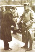 А. Гитлер и П. Гинденбург (справа) А. Гитлер и П. Гинденбург (справа)