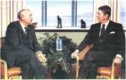 М. С. Горбачёв и Р. Рейган во время встречи в Рейкьявике. 1986 г. М. С. Горбачёв и Р. Рейган во время встречи в Рейкьявике. 1986 г.