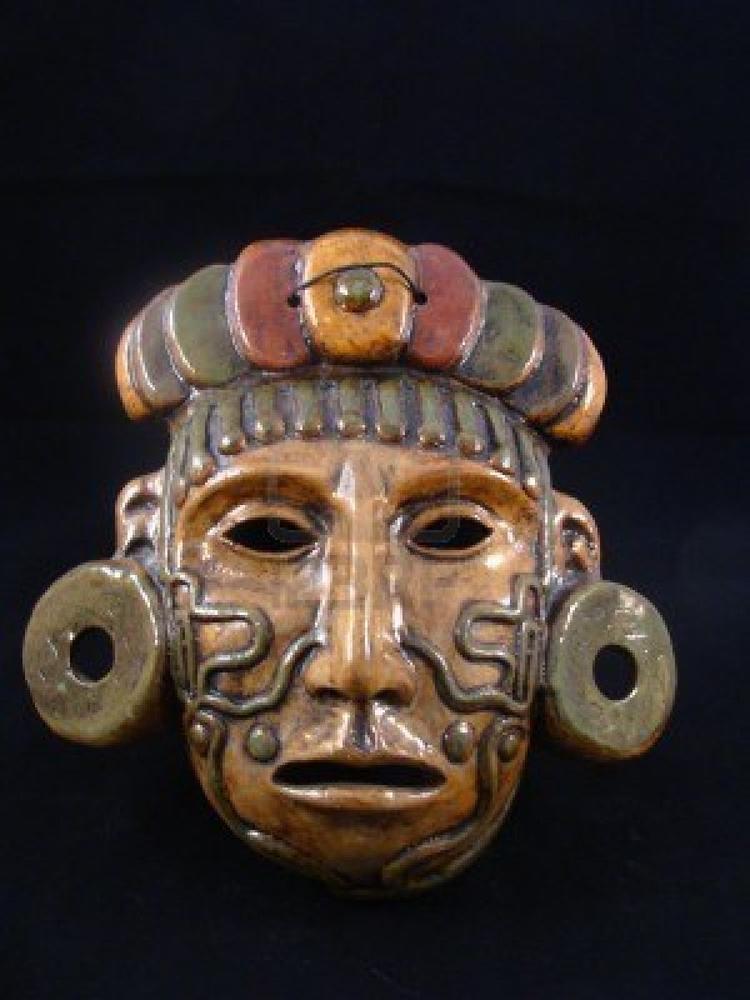 Одна из масок, созданных древними индейцами майя