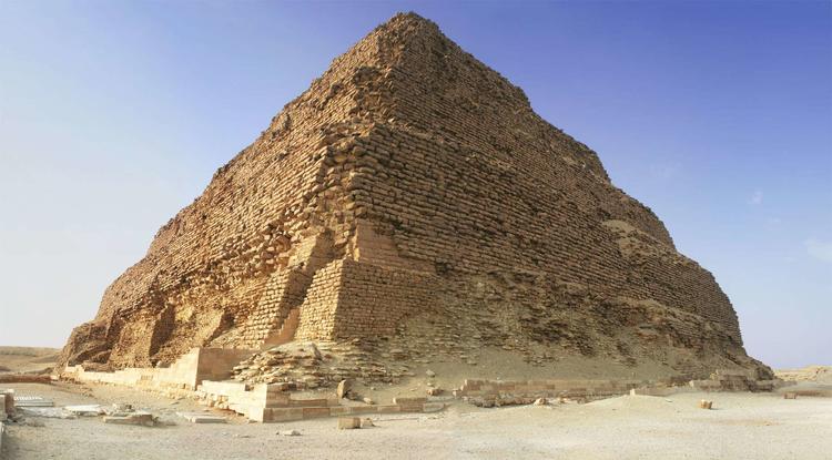 Самая древняя пирамида — пирамида Джосера