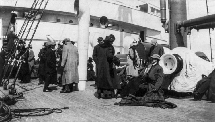 Спасшиеся пассажиры «Титаника» на «Карпатии»