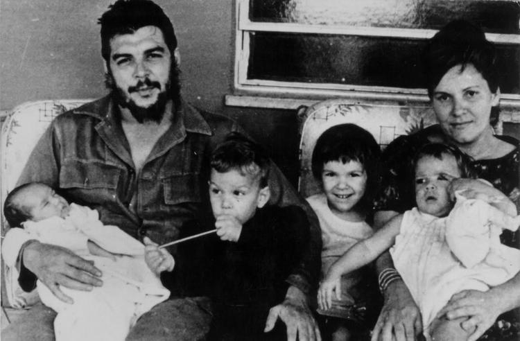 Че Гевара, его вторая жена Алейда Марч и их дети