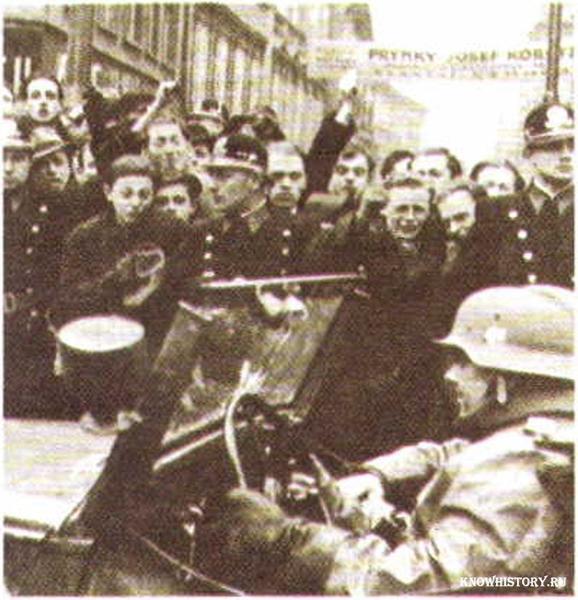 15 марта 1939 г. Немецкие войска входят в столицу Чехословакии Прагу