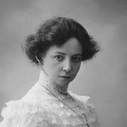 8 ноября в 1864 году родилась русская актриса Вера Комиссаржевская