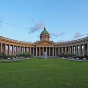В 1811 году в Петербурге был освящен Казанский собор