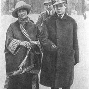 В 1922 году Сергей Есенин встретился в Берлинском "Доме искусств" с русской эмиграцией