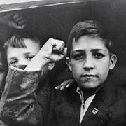 В 1937 году в Ленинград прибыла первая группа испанских детей